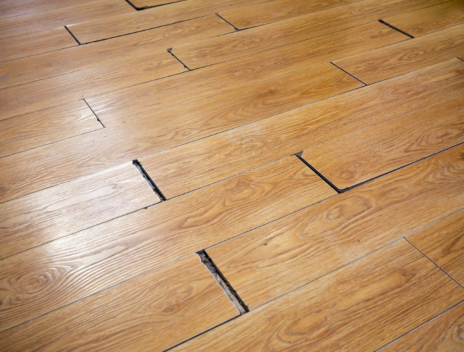 Wood flooring with gaps; impact of failing to acclimate wood flooring before installation