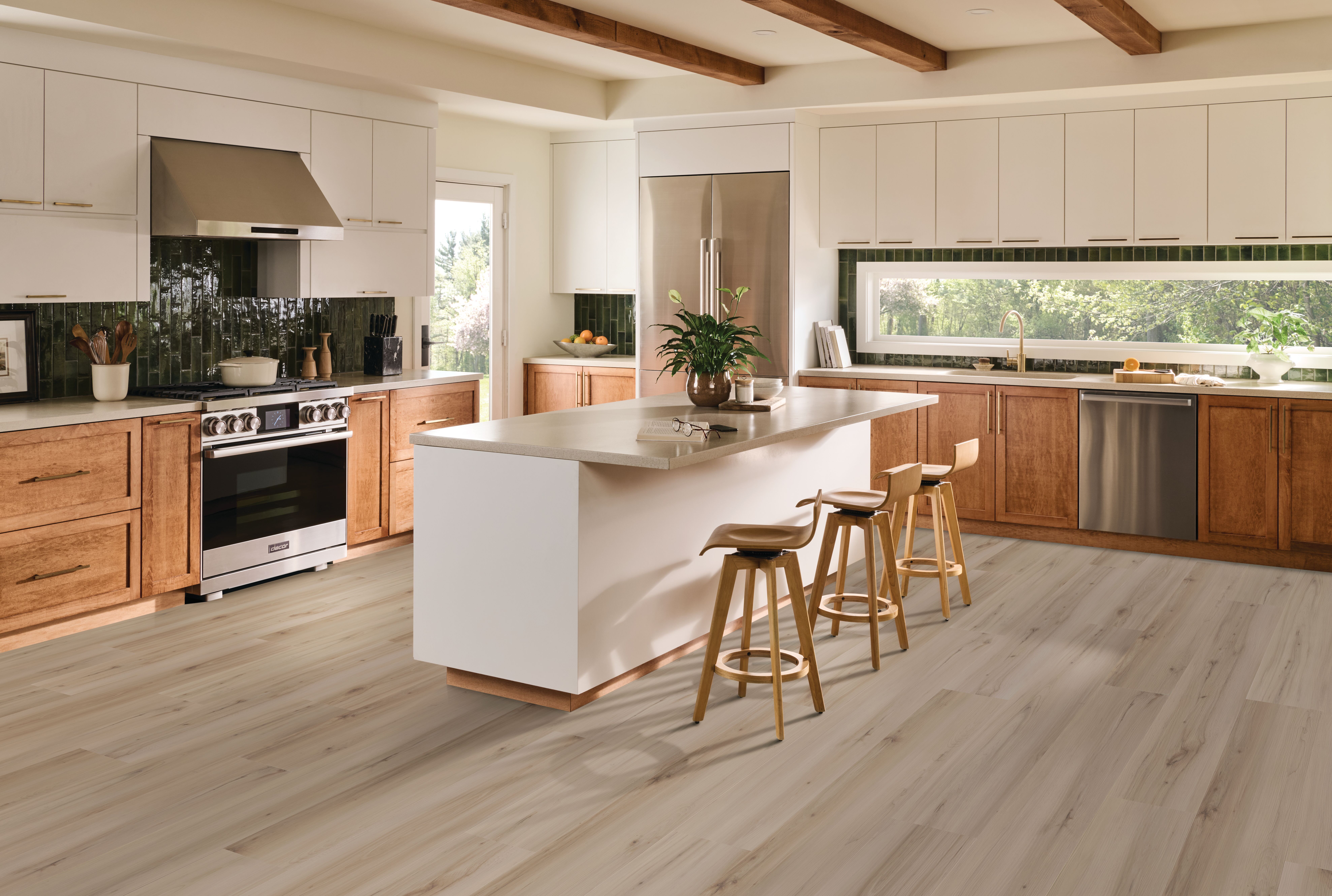 Daybreak Preferred Tranquil Maple Luxury Vinyl Plank 5RH9502