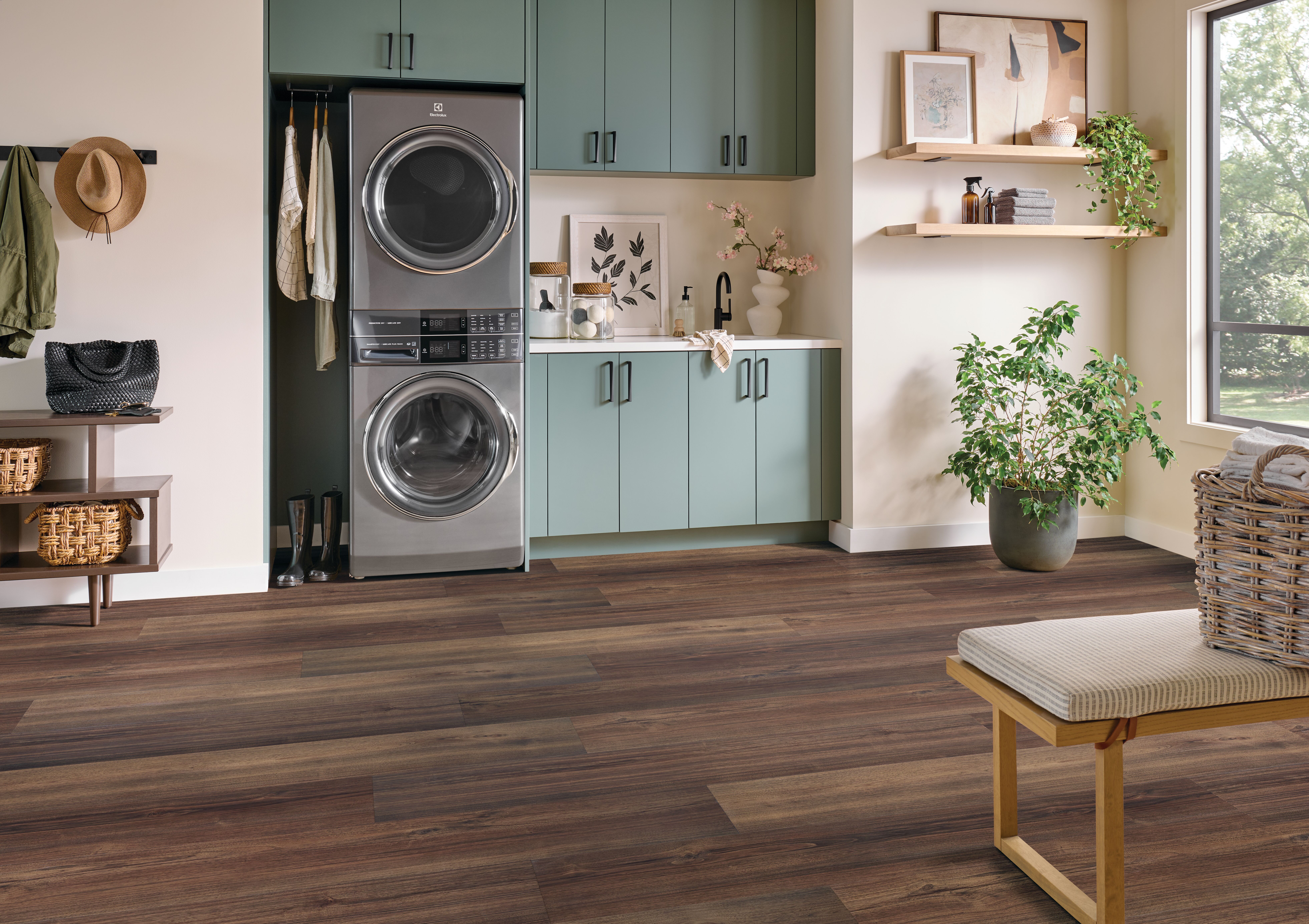 Daybreak Preferred Alpenglow Luxury Vinyl Plank 5RH9508