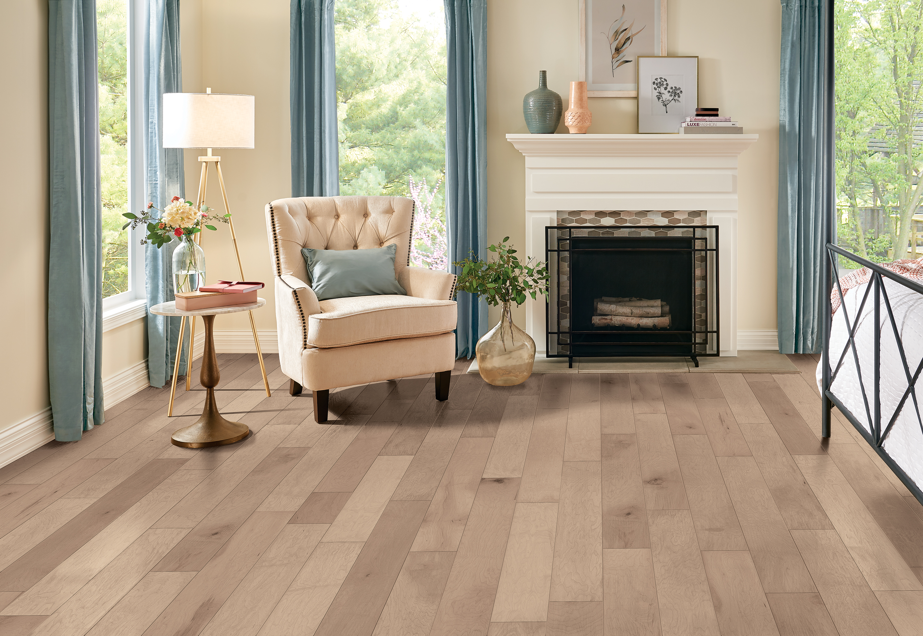 Woodland Hills Sunrise Tan Engineered Hardwood EMWH62L01SEE